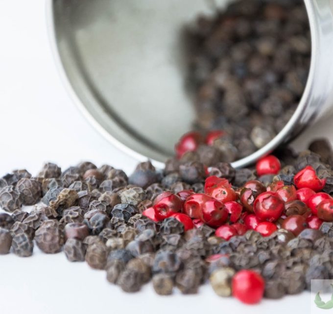 BioTrendy - Piperyna (1-piperoilopiperydyna) PL - właściwości i zastosowanie