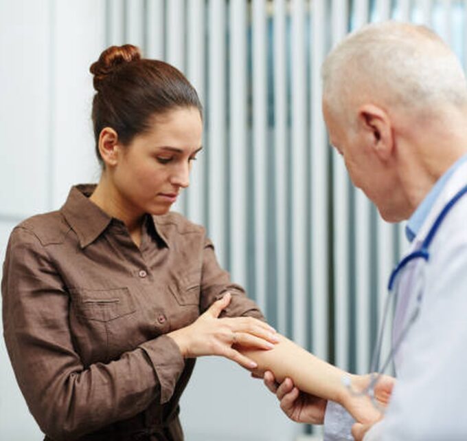 BioTrendy - Problemy skórne i ich wpływ na codzienne funkcjonowanie - Perspektywa psychologiczna i społeczna